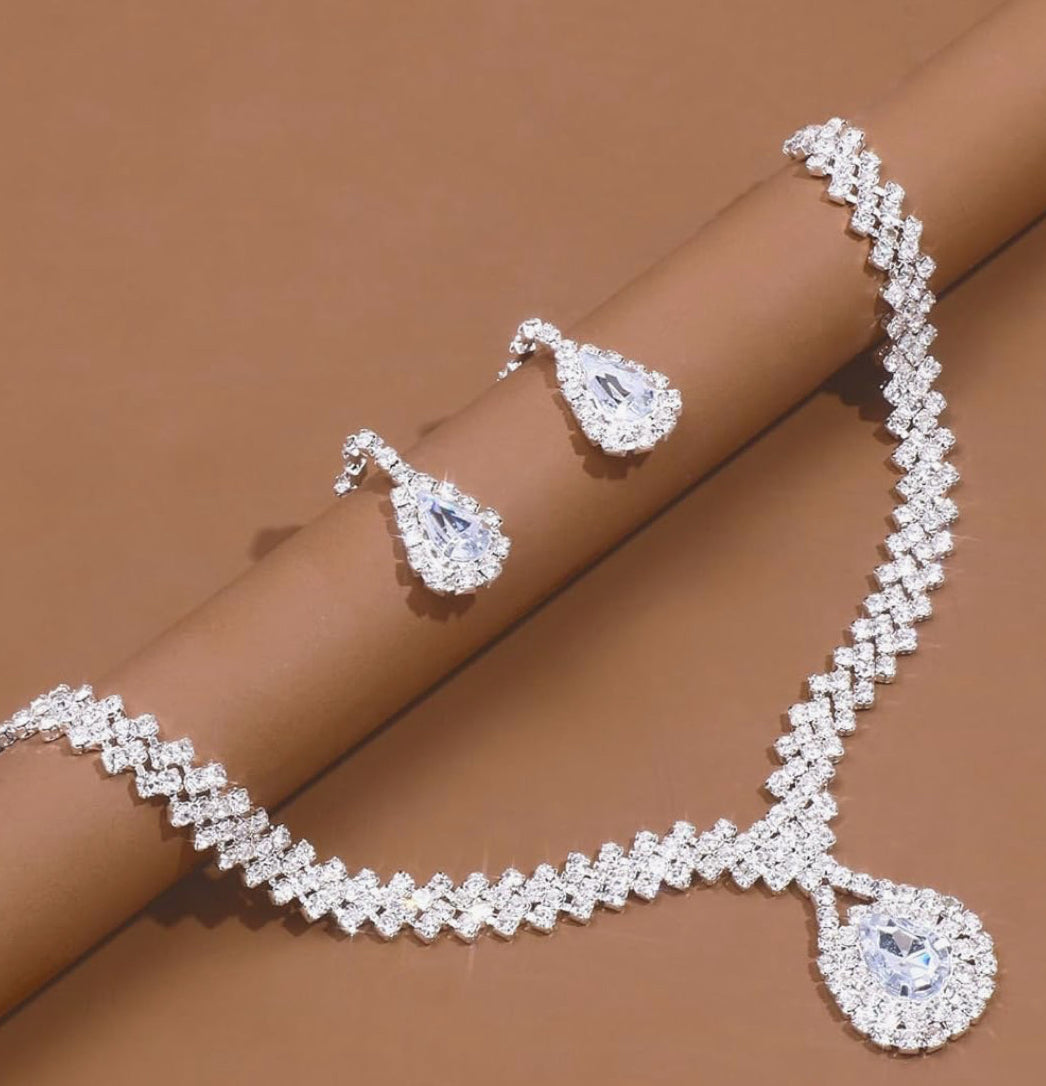 Rhinestone Teardrop Necklace & Earring Set